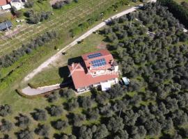 Villa i Roccoli - Immobiliare Azzurra, farm stay in Bardolino
