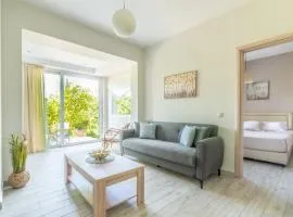 The Holiday House 1
