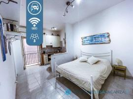 Casa con abbonamento parcheggio sul Lungomare, hotel v destinaci Gaeta