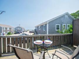 East End Condo Across from Assoc Beach, hotel in Provincetown