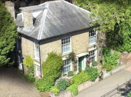 빌러리케이에 위치한 주차 가능한 호텔 Georgian house in Billericay - quirky & homely