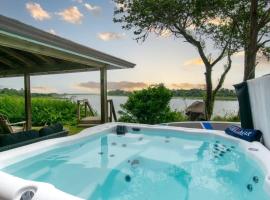 Seaside Retreat w Private Beach Landing, casa o chalet en Eastham