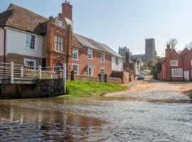 River House, hotel v mestu Kersey