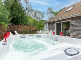 3000 Sq Ft Home with Hot Tub, hotel with parking in Eastham