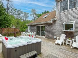 3000 Sq Ft Home with Hot Tub, hotel em Eastham