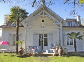 Villa Glen-Tara, hotel with hot tubs in Lanton
