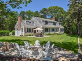 Pond-Front Home w Water Views，奧良的飯店