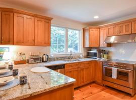 1 Mile from Downtown Chatham Walk to Pier, caba&ntilde;a o casa de campo en Chatham