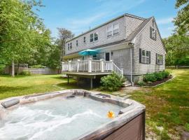 Perfect for Group w Kids & Dogs w Hot Tub, khách sạn ở Chatham
