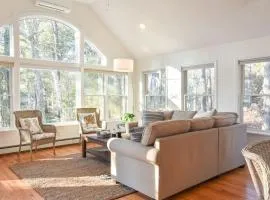 5-Mins to Forest Beach Dog Friendly