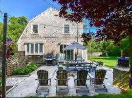 Stunning Home with Wet Bar Dog Welcome!