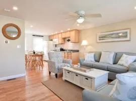 Mins to Beach & Town Great Outdoor Space