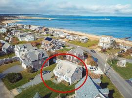 Stunning Home with Water Views, vacation home in Sandwich