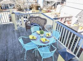 Rare Location on Commercial Street Exclusive Deck, leilighet i Provincetown