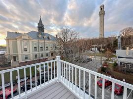 Expansive Deck with Waterviews and views of Ptown Monument, hotel in Provincetown