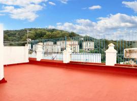 5 bedrooms house with city view furnished terrace and wifi at Alcala de los Gazules，加蘇萊斯堡的度假屋