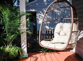 Sojourn Coastal Cottage 3 BR, hotel in Norfolk