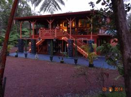 Alii Kane Cottages with Loft, hótel í Volcano