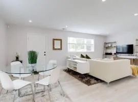 Sojourn on Duke NEW 3 BR in Alexandria