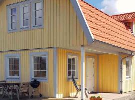 Gula huset – dom wakacyjny w mieście Ytterby
