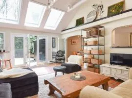 Bright & Open Central A C Dog Friendly