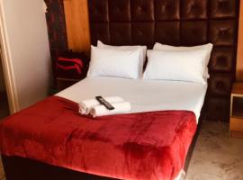 Andrienne Lodge Cape Town, hotel near Cape Town International Airport - CPT, Cape Town