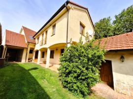 Penzión Villa Agnes, Hotel in Smolenice