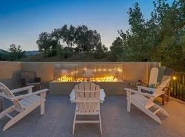 4BD Home w Rooftop Patio Fire Pit & Mountain Views