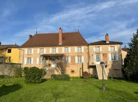 Le Logis D'Azé, B&B/chambre d'hôtes à Azé