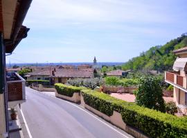 Rifugio al mare della Versilia, hotel sa parkingom u gradu Strettoia