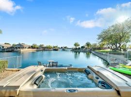 Lakefront Oasis HotTub Kayaks Game Room, villa in Peoria