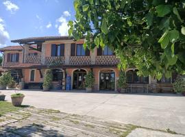 Agriturismo Vecchio Torchio, penginapan di ladang di Canelli