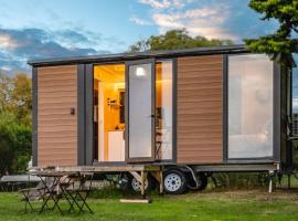 Tiny House Big View, glamping site in Boneo