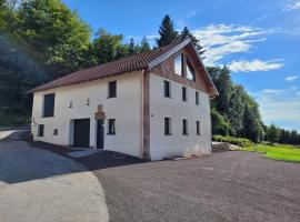 Gîte Chez Les Perrin, hôtel à Tendon