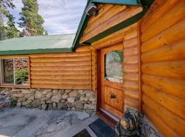 Longs Peak Cabin - Monthly Long-Term Vacation Rental 30 Days -- Estes Park cabin, hotel with parking in Allenspark