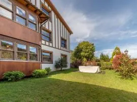 43A Nature with parking by Aston Rentals