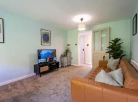 Park View- 2 bed apartment close to East Surrey Hospital