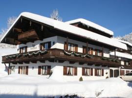 Gästehaus Sonnenbichl – romantyczny hotel w mieście Reit im Winkl