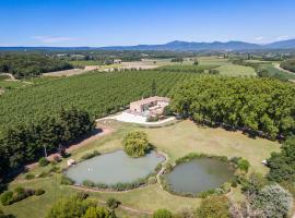 Mas Loisonville - Demeure d'exception & Spa en Drôme Provençale, ξενοδοχείο σε Grillon