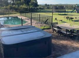 The Homestead - Ironstone Estate Hunter Valley, farm stay in Lovedale