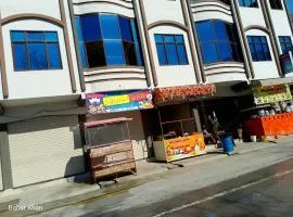 BABAR HOTEL AND FAMILY APARTMENTs