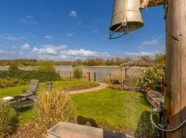 Drents Genieten - Lavendelheide met uitzicht op het water