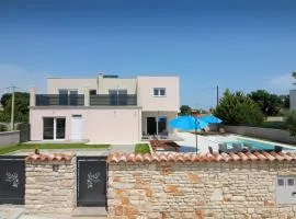 Ferienhaus mit Privatpool für 10 Personen ca 220 qm in Šišan, Istrien Südküste von Istrien