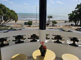 Brise de Mer Azur, hotel with parking in Djibouti