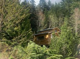 Chalet de l'Abondance, hotel with parking in Champclause