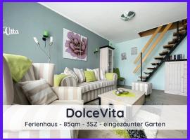 DolceVita - mit eingezäuntem Garten - WLAN - 2 Terrassen - gern mit Hund、Walkenriedの駐車場付きホテル