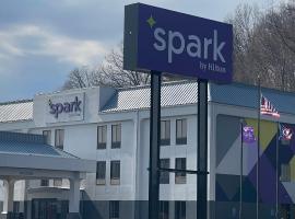 Spark By Hilton Newcomerstown, hotel poblíž Harry Clever Field Airport - PHD, Newcomerstown