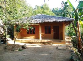 Cosmic Mud House Kanthalloor, guest house in Kanthalloor