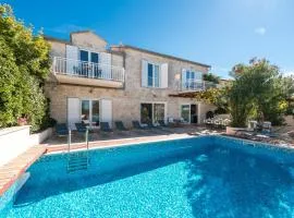 Luxury Beachfront Villa Casa Mare with private heated pool and gym right at the beach in Mirca - Brac