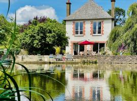 Le Moulin de Bury, Maison de campagne au bord de la rivière à 13 kms au Sud de Rennes, maison de vacances à Chavagne